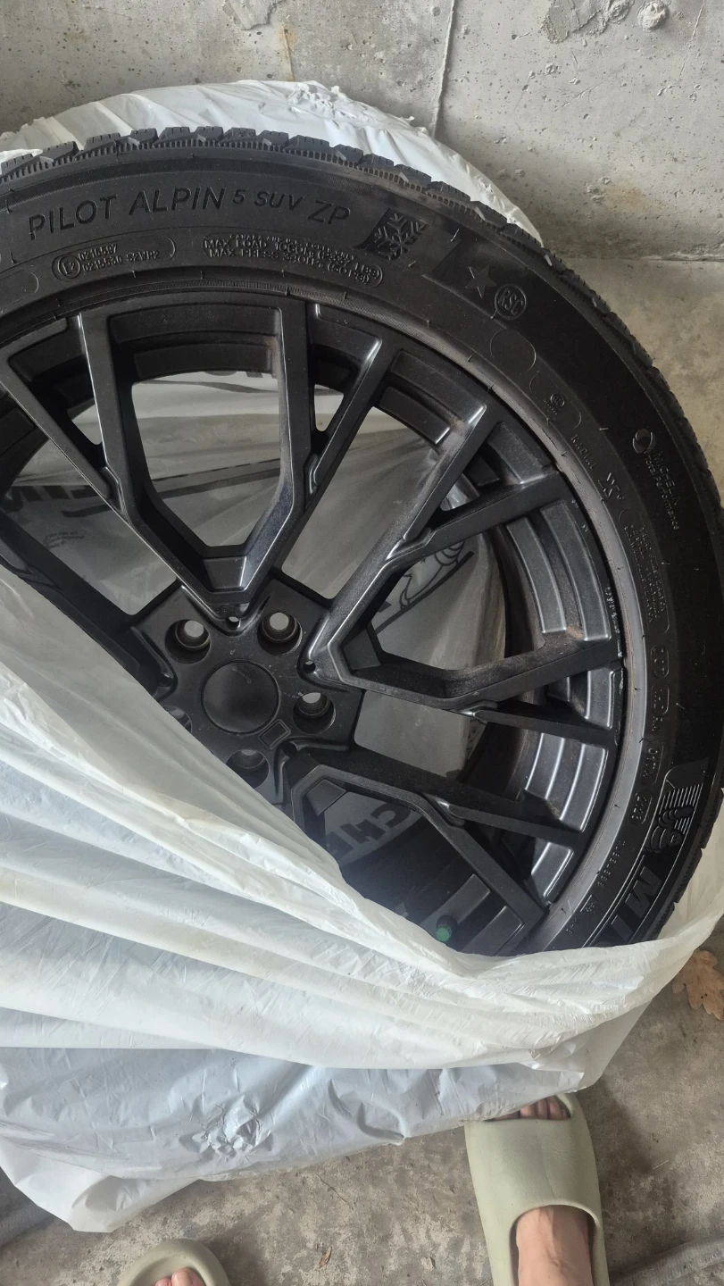 Michelin Pilot Alpin 5 SUV ZP Winter Tire 275/45R20 - photo 3