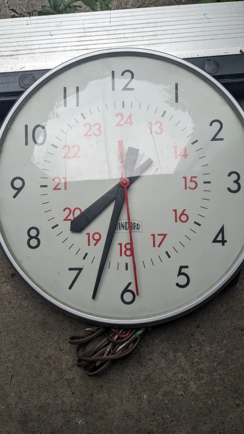 Vintage Standard Electric Wall Clock