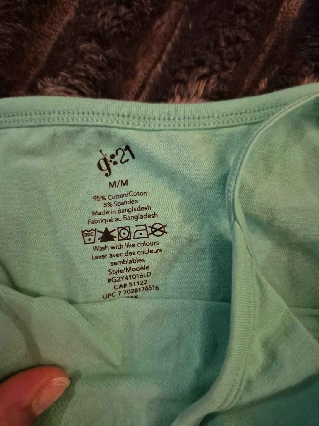 Women's Tank Tops Size Medium - photo 2