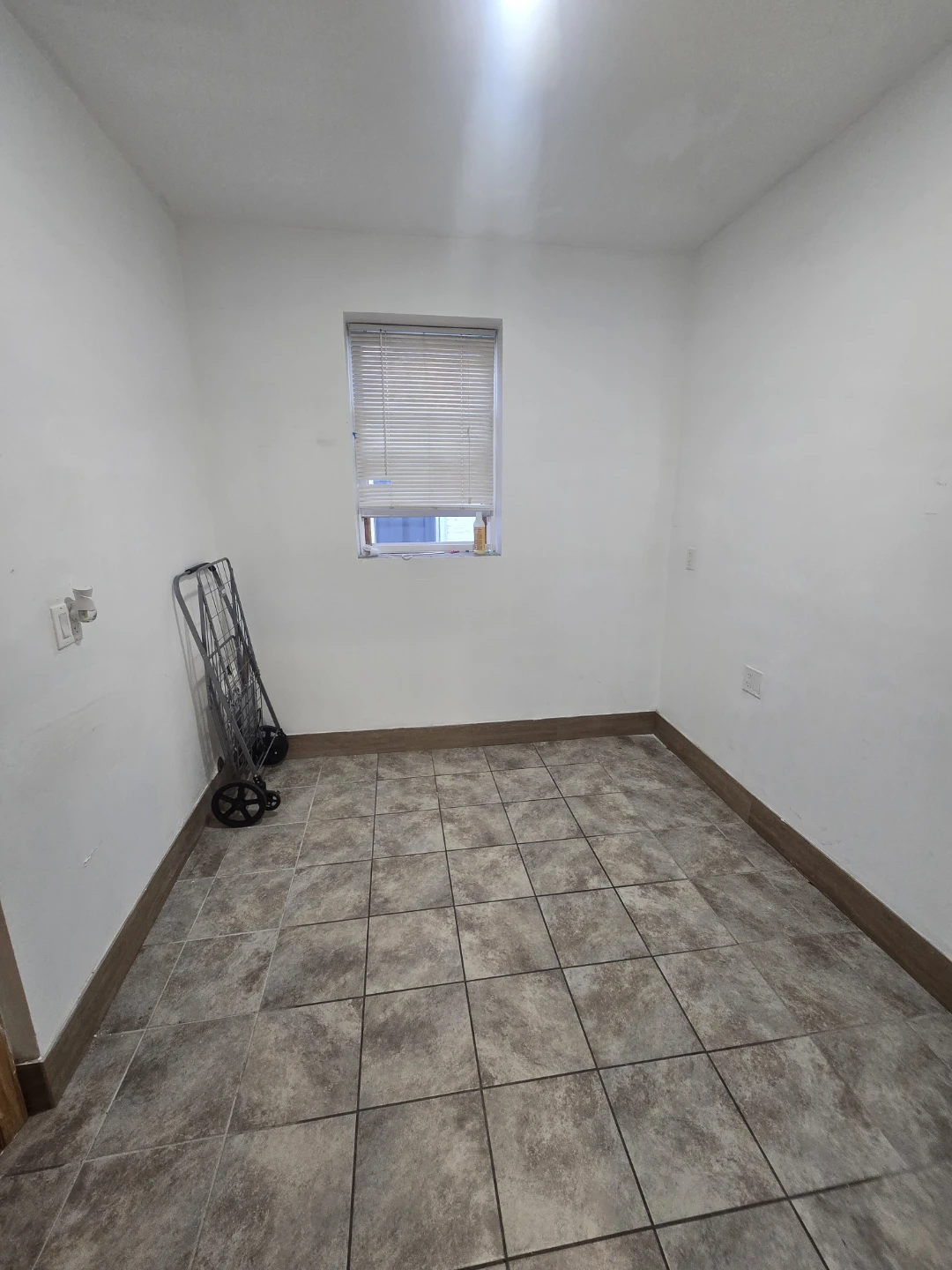 Se renta cuarto disponible para pasarse!
