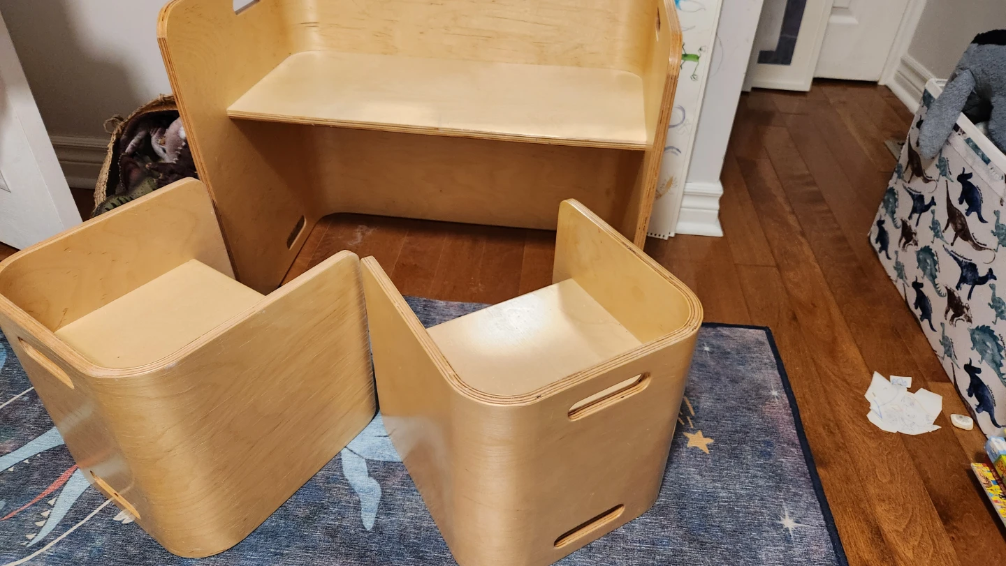 GUC Costco 2 way table and 3 way chairs - photo 2