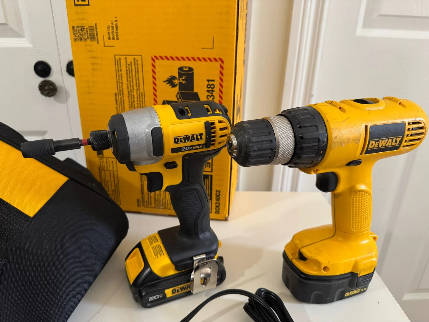 DeWalt 20V MAX Drill/Driver & Impact Driver Combo Kit with Bag - photo 4