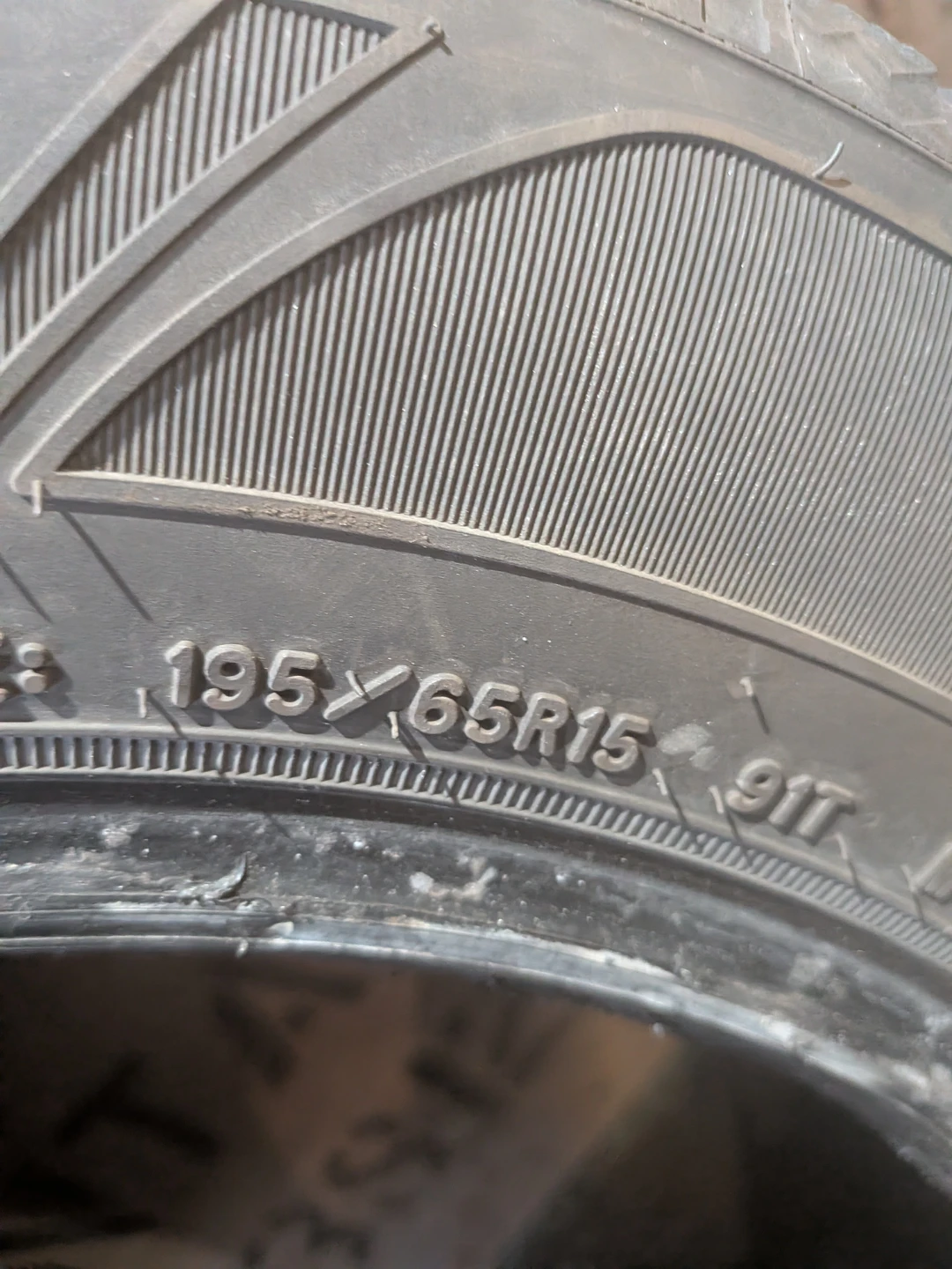 Goodyear Winter Command Tires 195/65R15 - photo 2