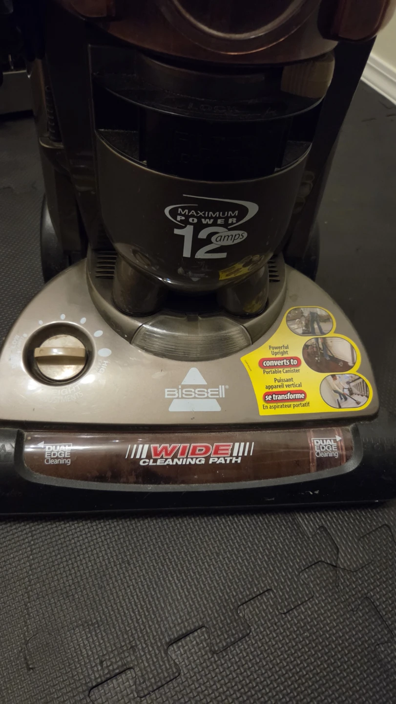 Bissell Lift-Off Deluxe Vacuum - photo 2