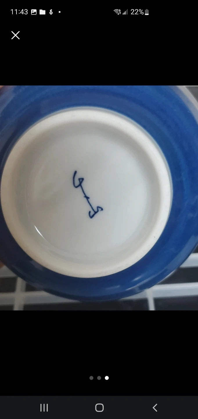 Blue and white ceramic floral bowl🏈