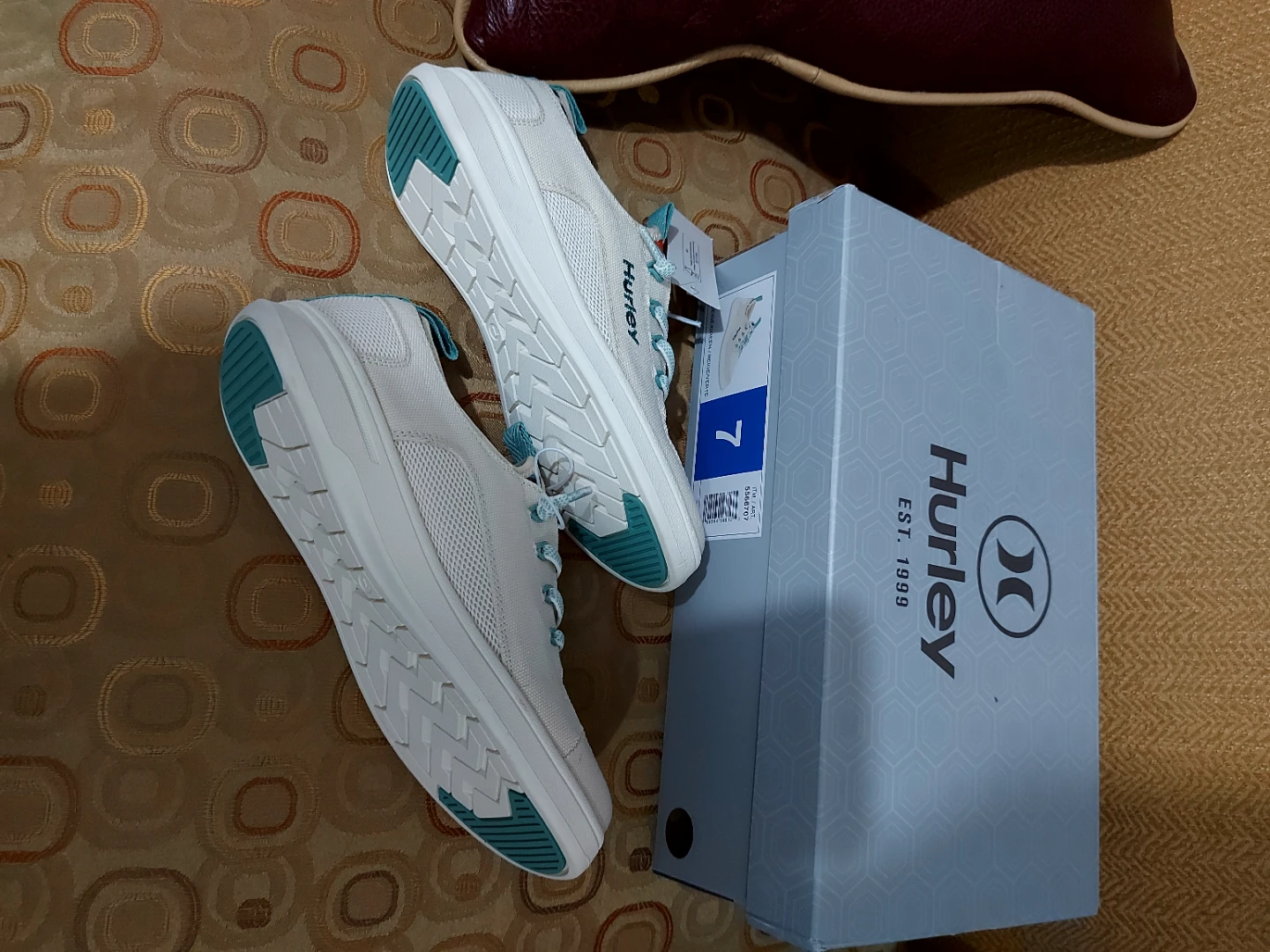Hurley shoes size 7 - photo 5