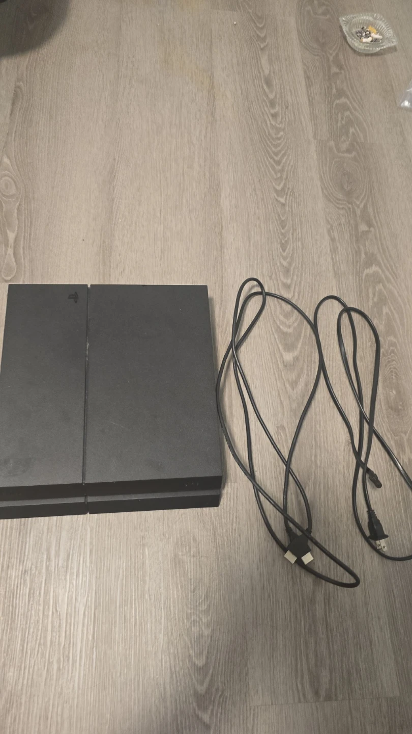 Ps4 comes with controller