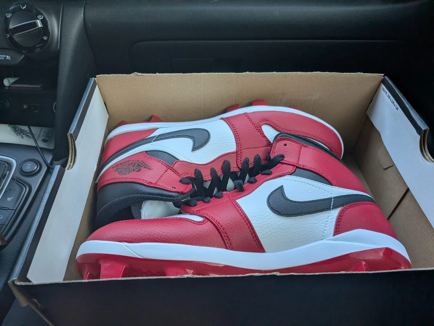 Nike Jordan 1 Retro MCS Baseball Cleats - Size 9