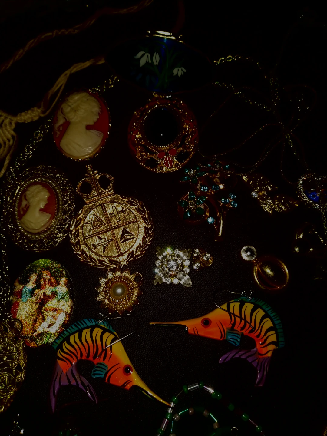 Assorted Vintage Costume Jewelry Collection - photo 4