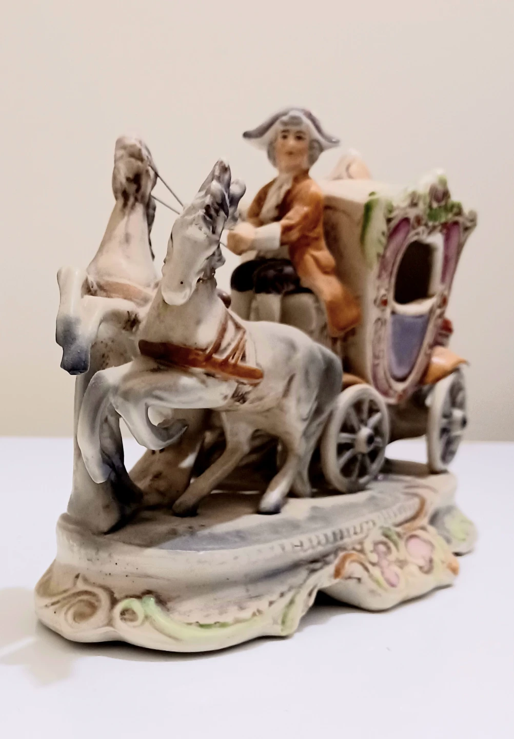 Vtg German Gräfenthal Porcelain Carriage Figurine - photo 5
