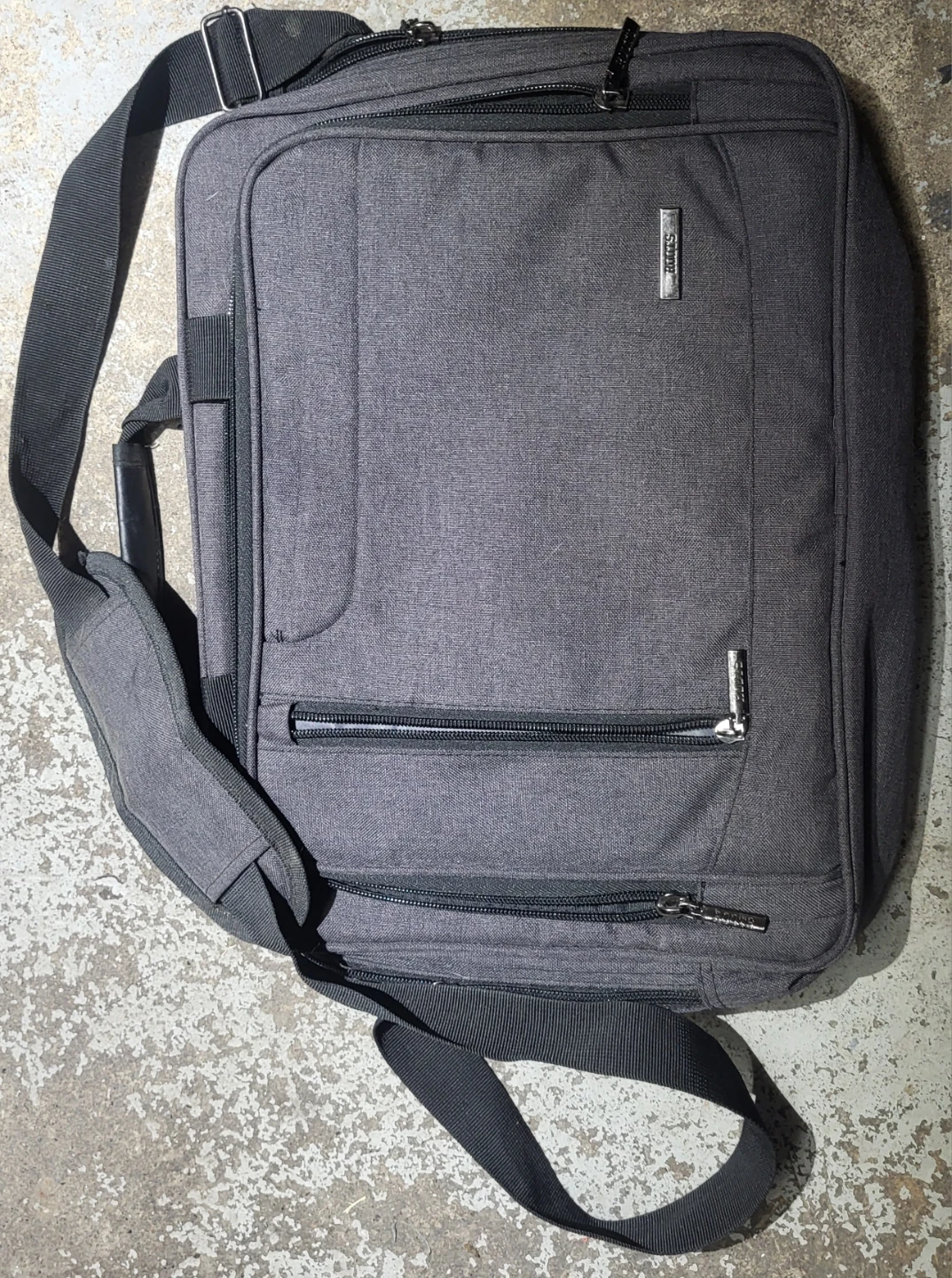 Roots Laptop Messenger Bag w/ USB cable