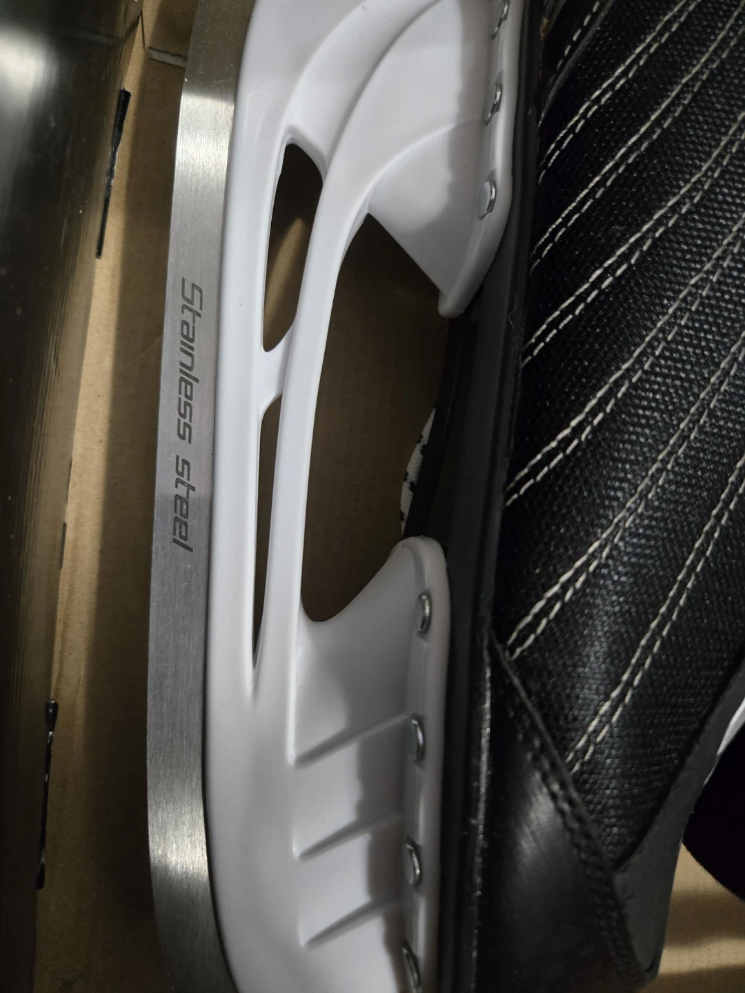 Brand New Never Used/Sharpened Vic Hockey Skates - photo 4
