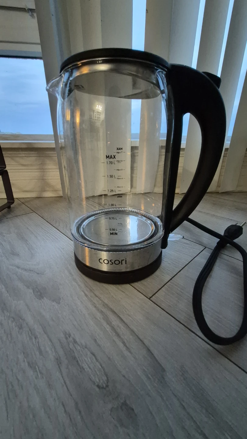 Electric kettle. Less than 6 months old. Barely used