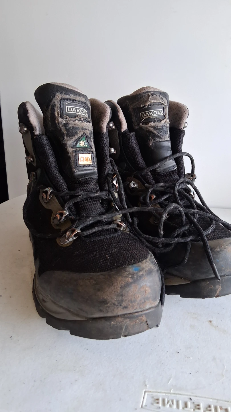 Dakota Hiking Boots size 9.5 - photo 2