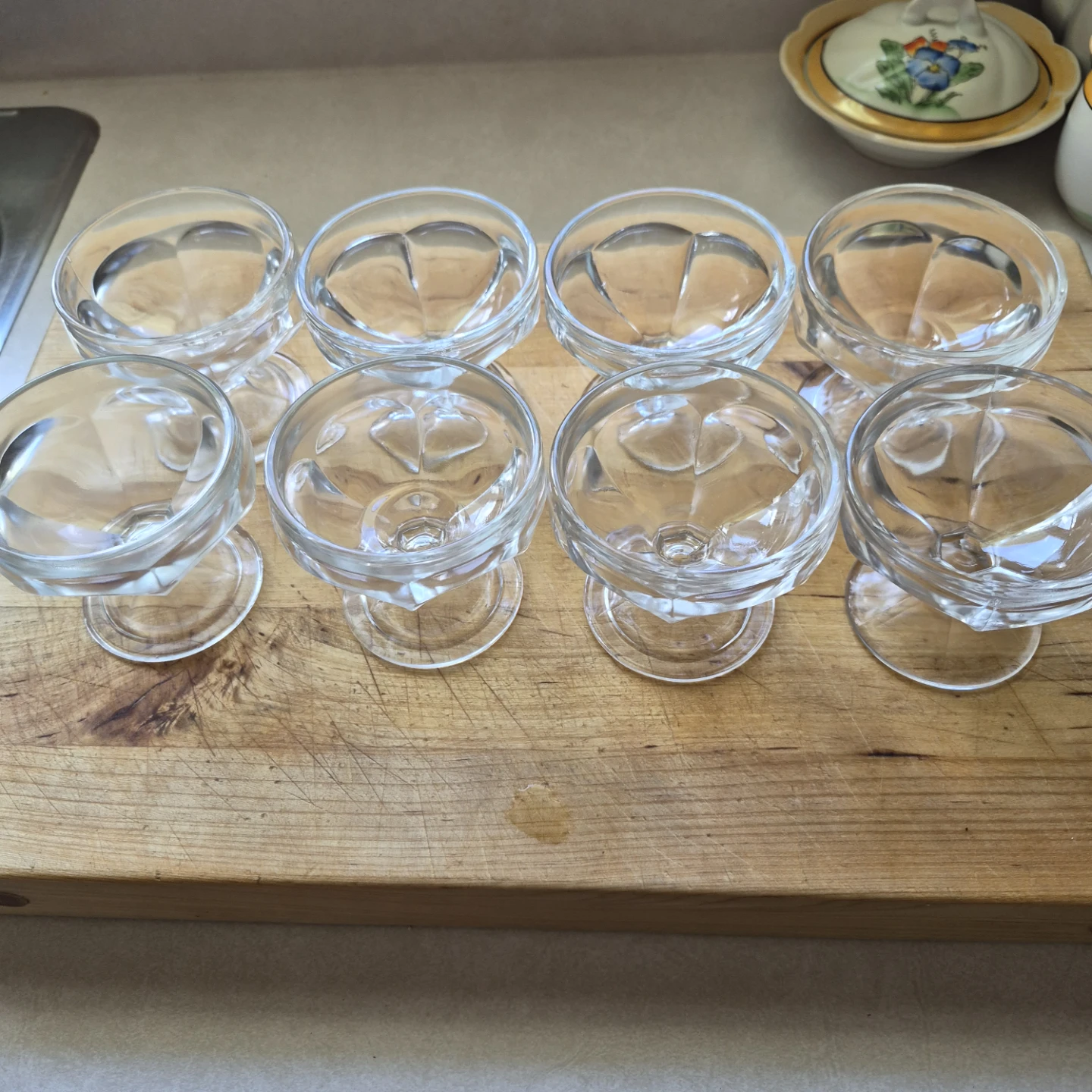 Set of 8 clear glass sundae or desert dishes