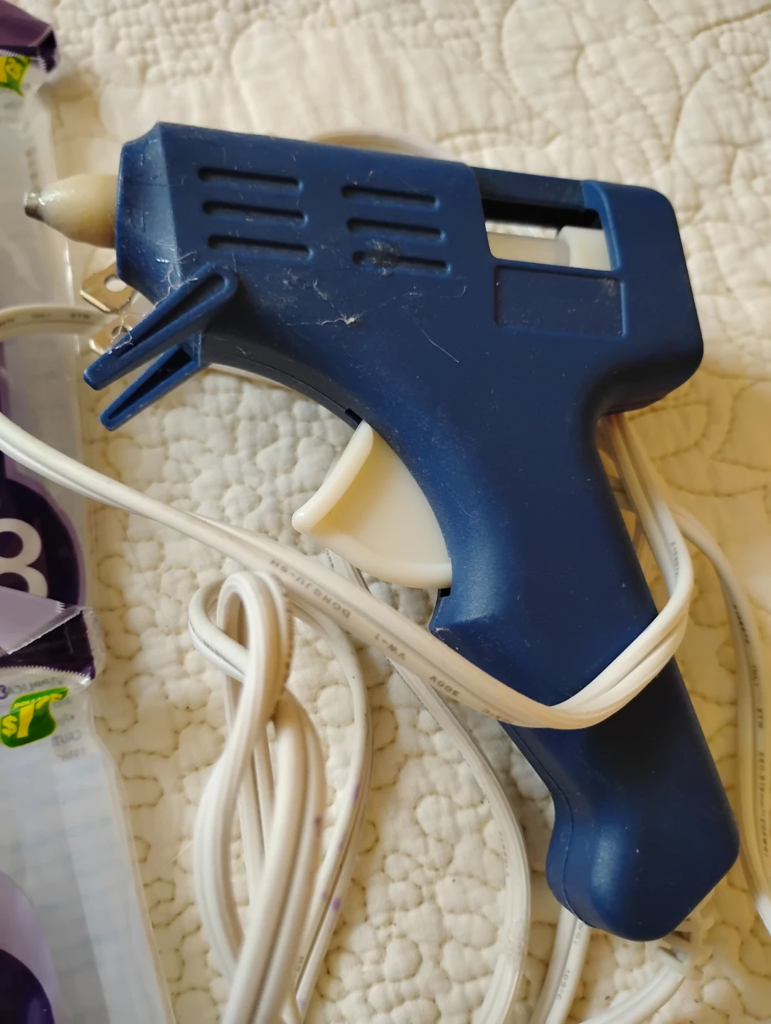 Perma Mini Glue Gun and 144 Glue Sticks ($10 worth) - photo 2