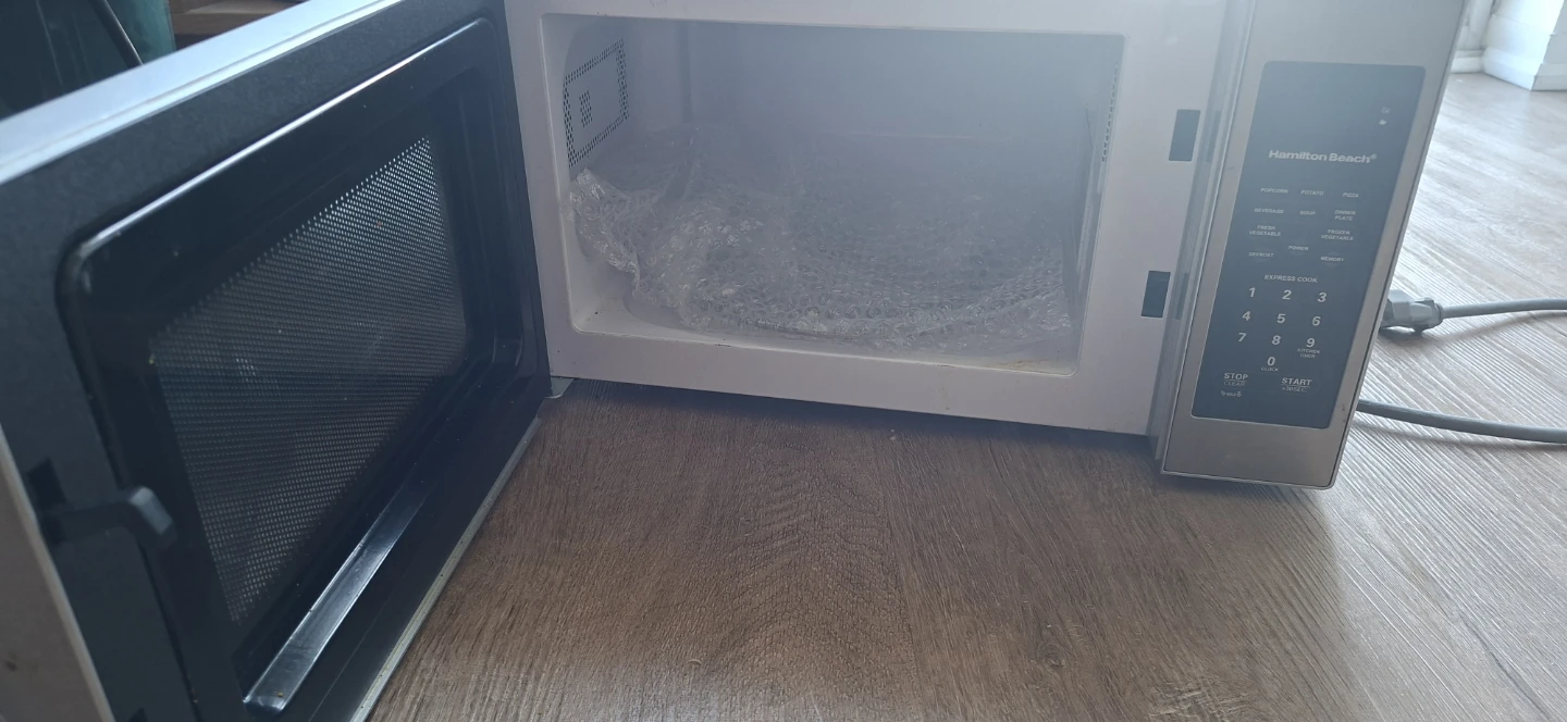 Hamilton Beach Microwave EM720CPN-S - photo 3