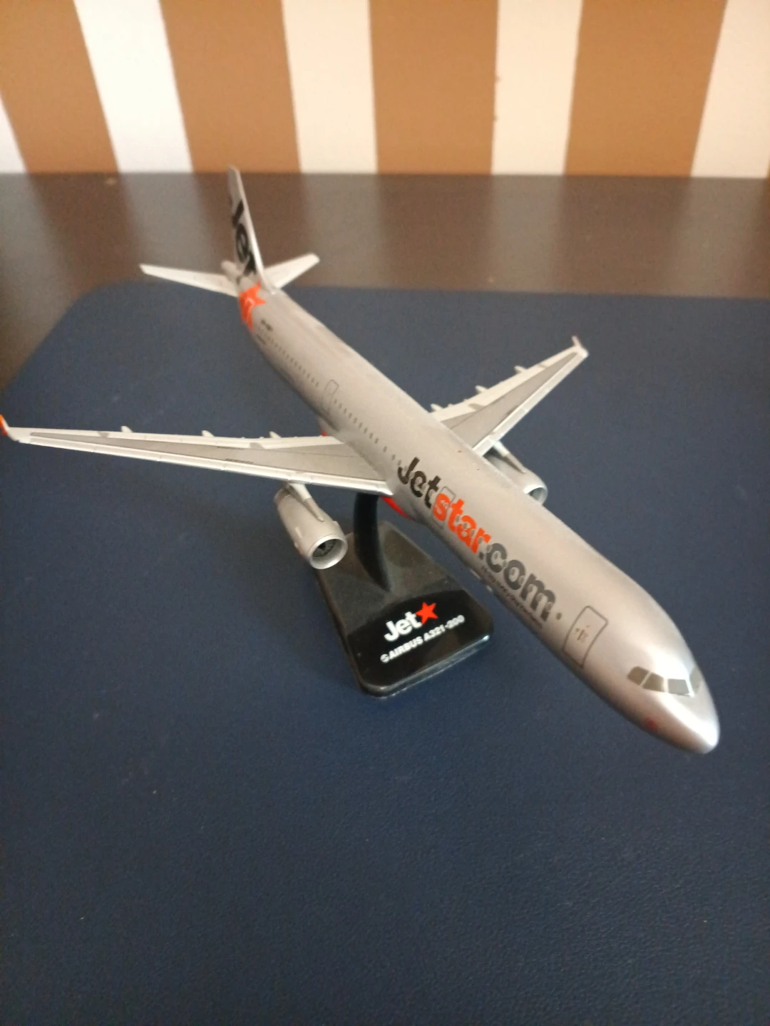 Jetstar Airbus A321-200 Model Airplane - photo 2