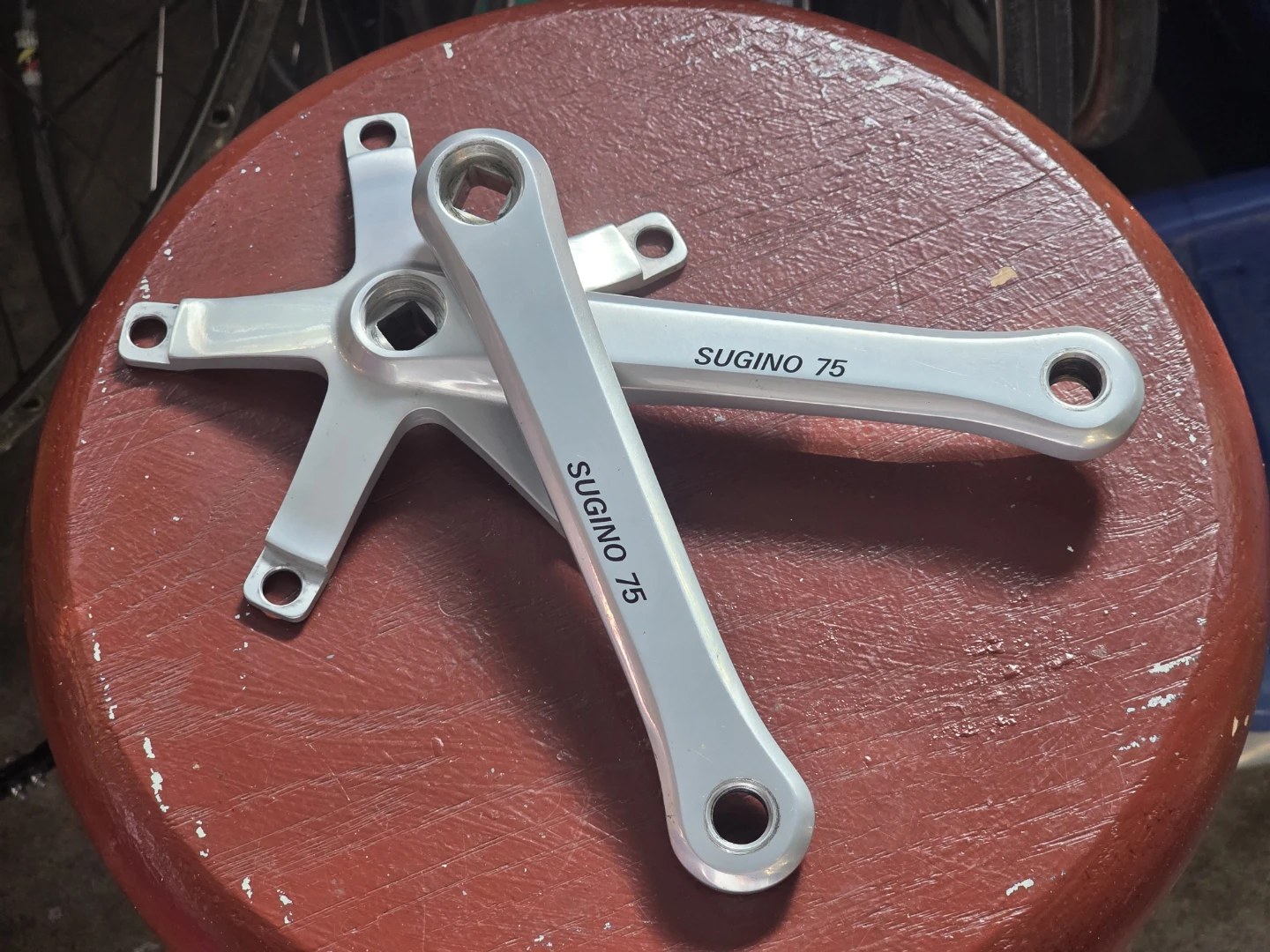 Sugino 75 Track Crankset with Chainring and BB - photo 2