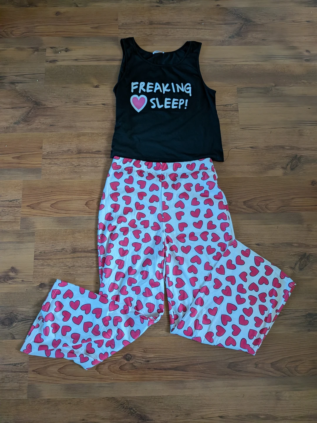 🏈Jeceika heart print pyjama set in excellent condition - photo 2