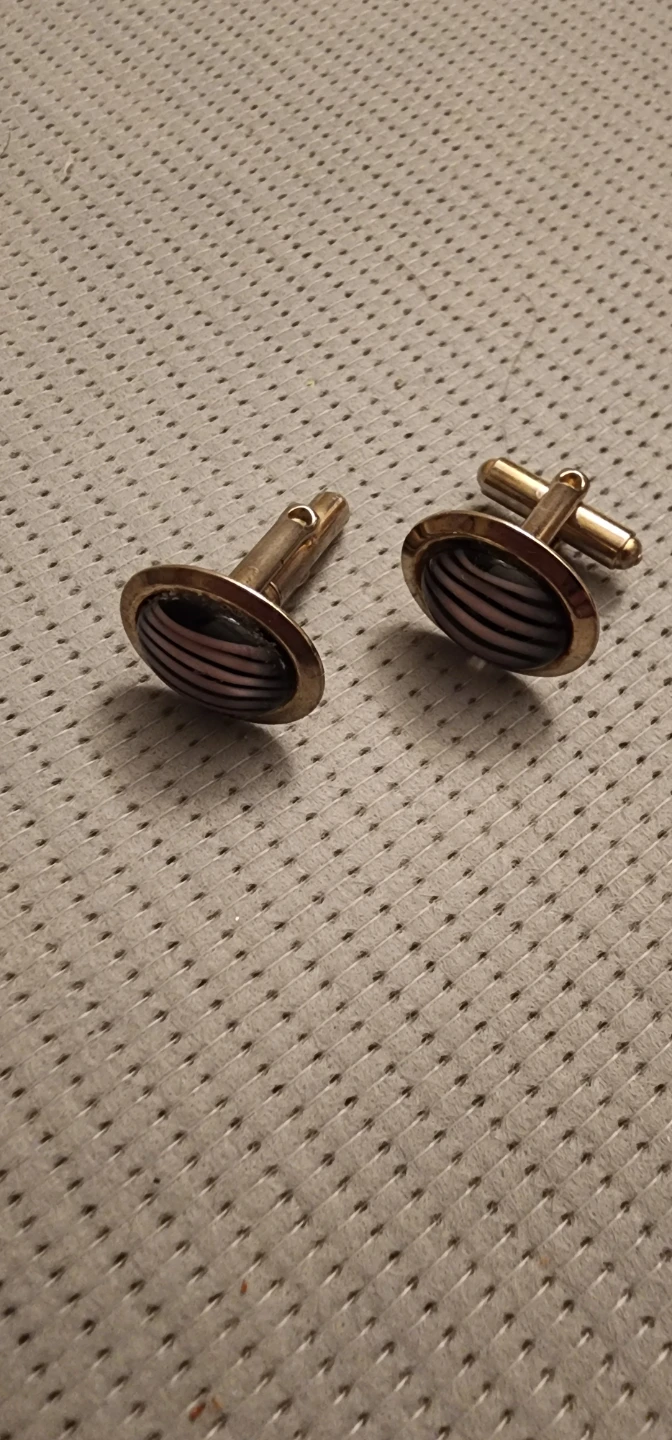 Gold-Tone Cufflinks with Striped Inlay🏈