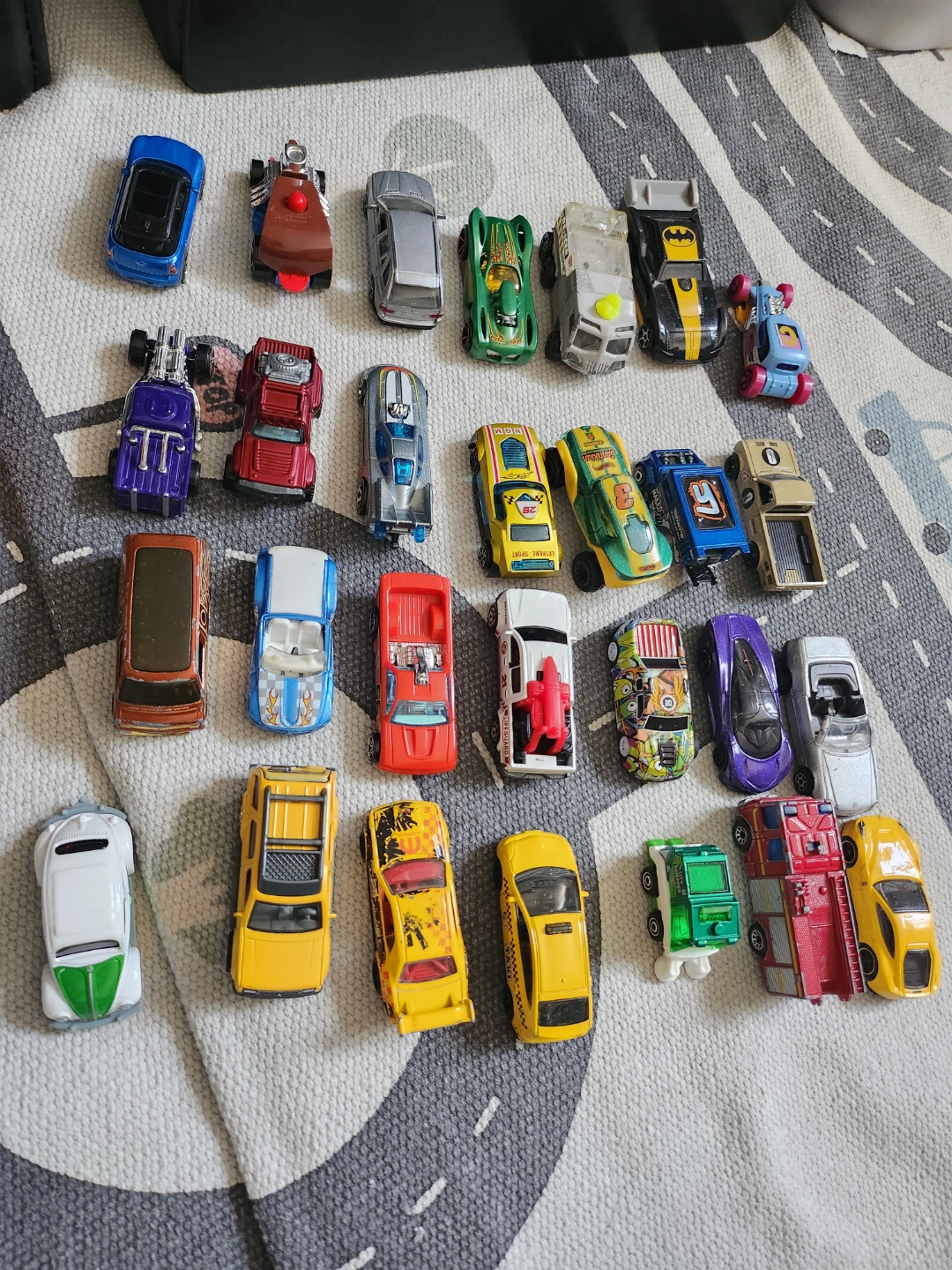 Matchbox, hot wheels and similar toy car lot