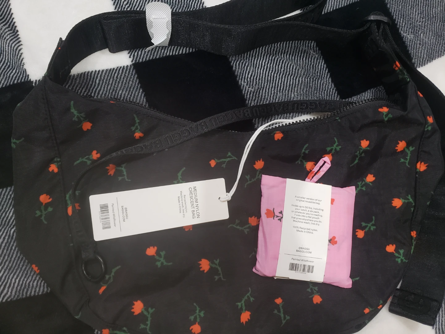 Baggu Medium Nylon Crescent Bag & a matching Baby Baggu bag - photo 2