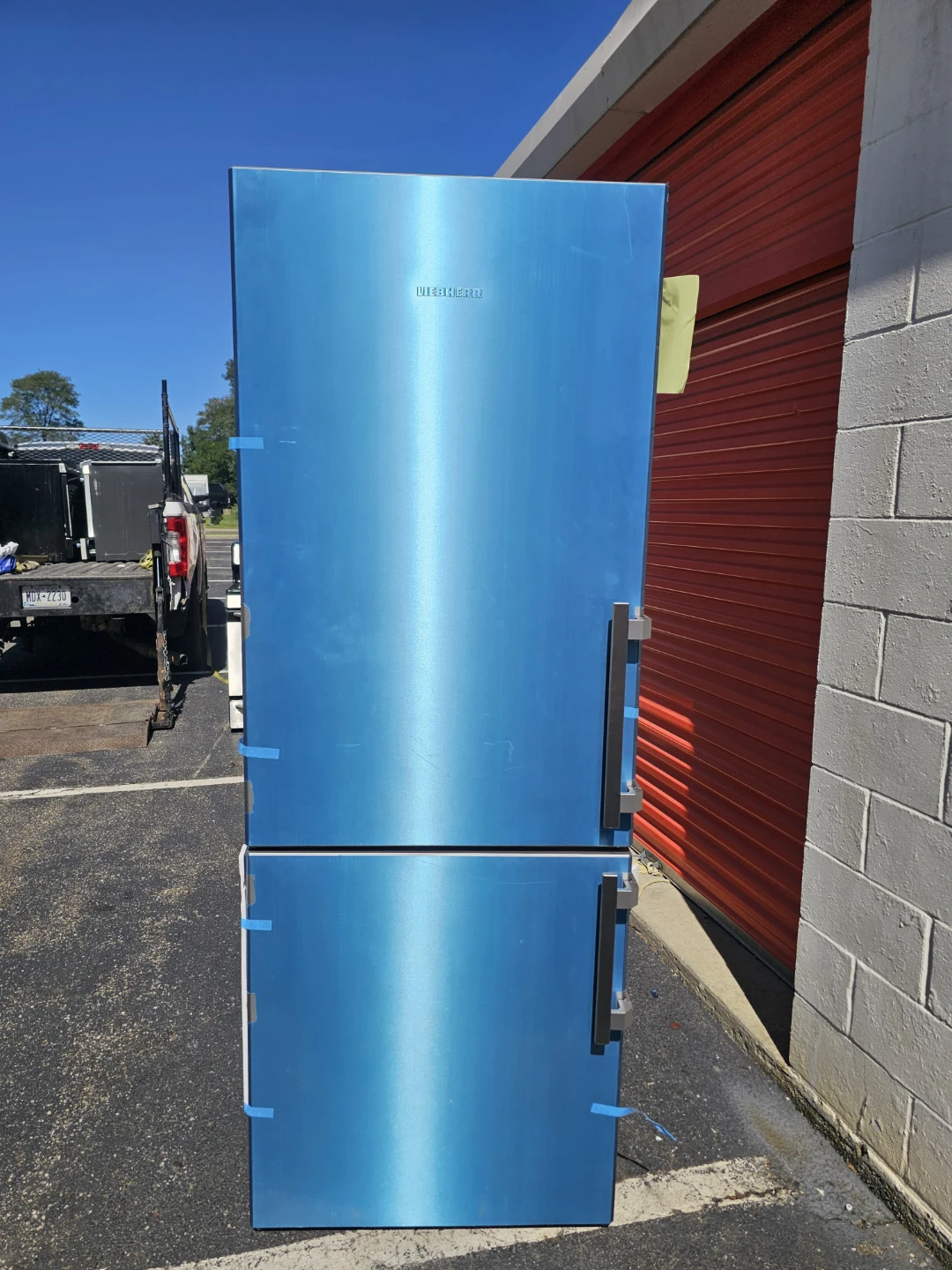 New Liebherr 30in Bottom-Freezer Refrigerator