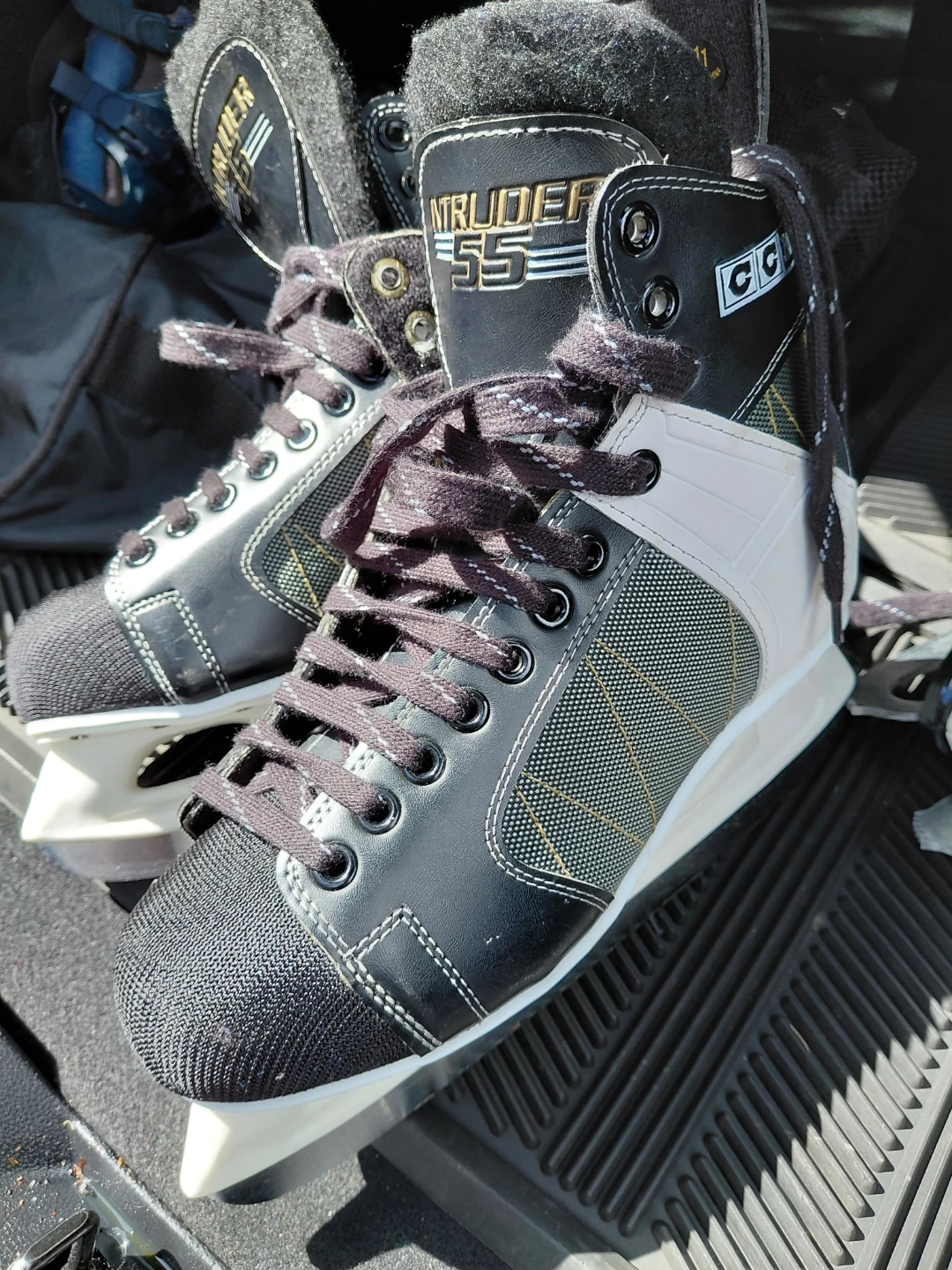 CCM Intruder 55 Ice Skates Size 11