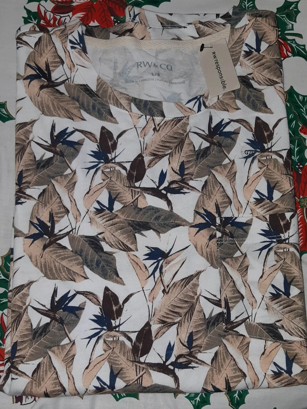 RW&CO Leaf Print T-Shirt Large for men