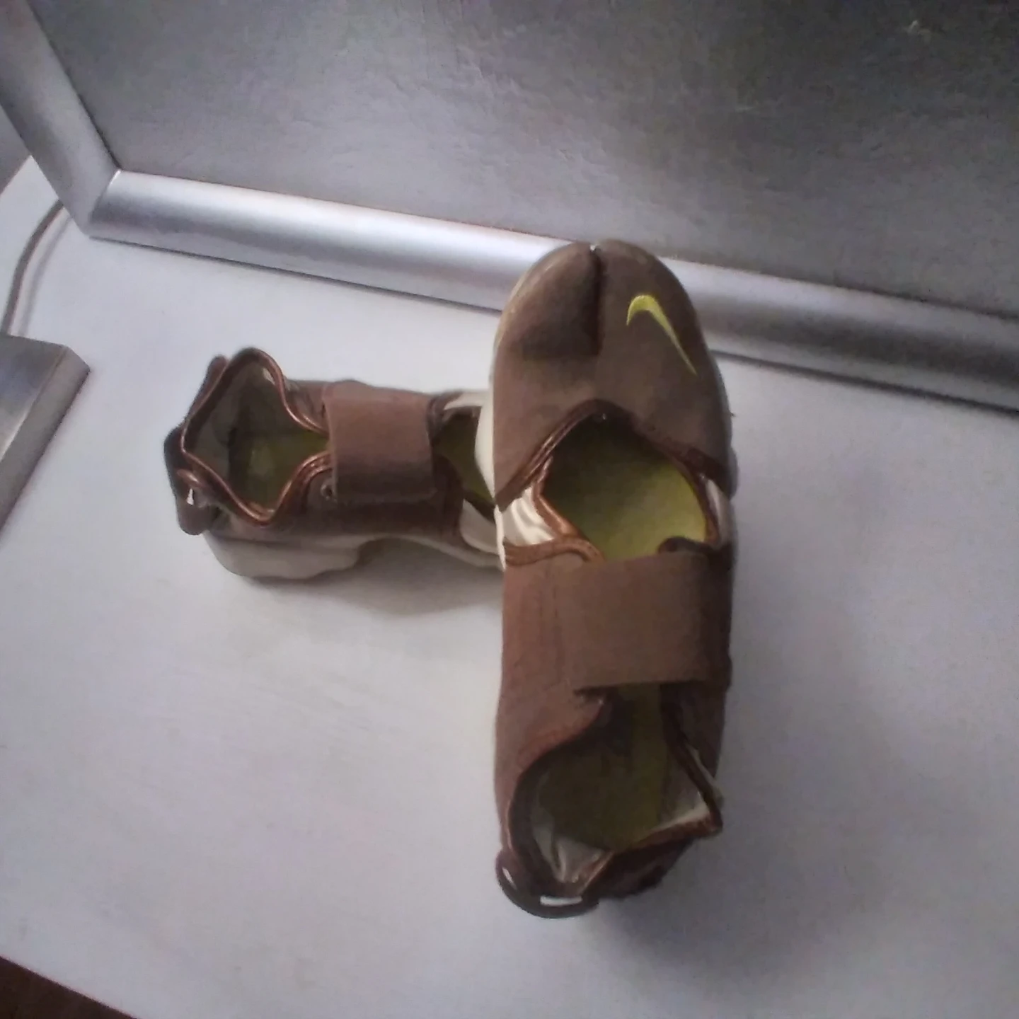 Nike Air Rift Split Toe Sandals - photo 5