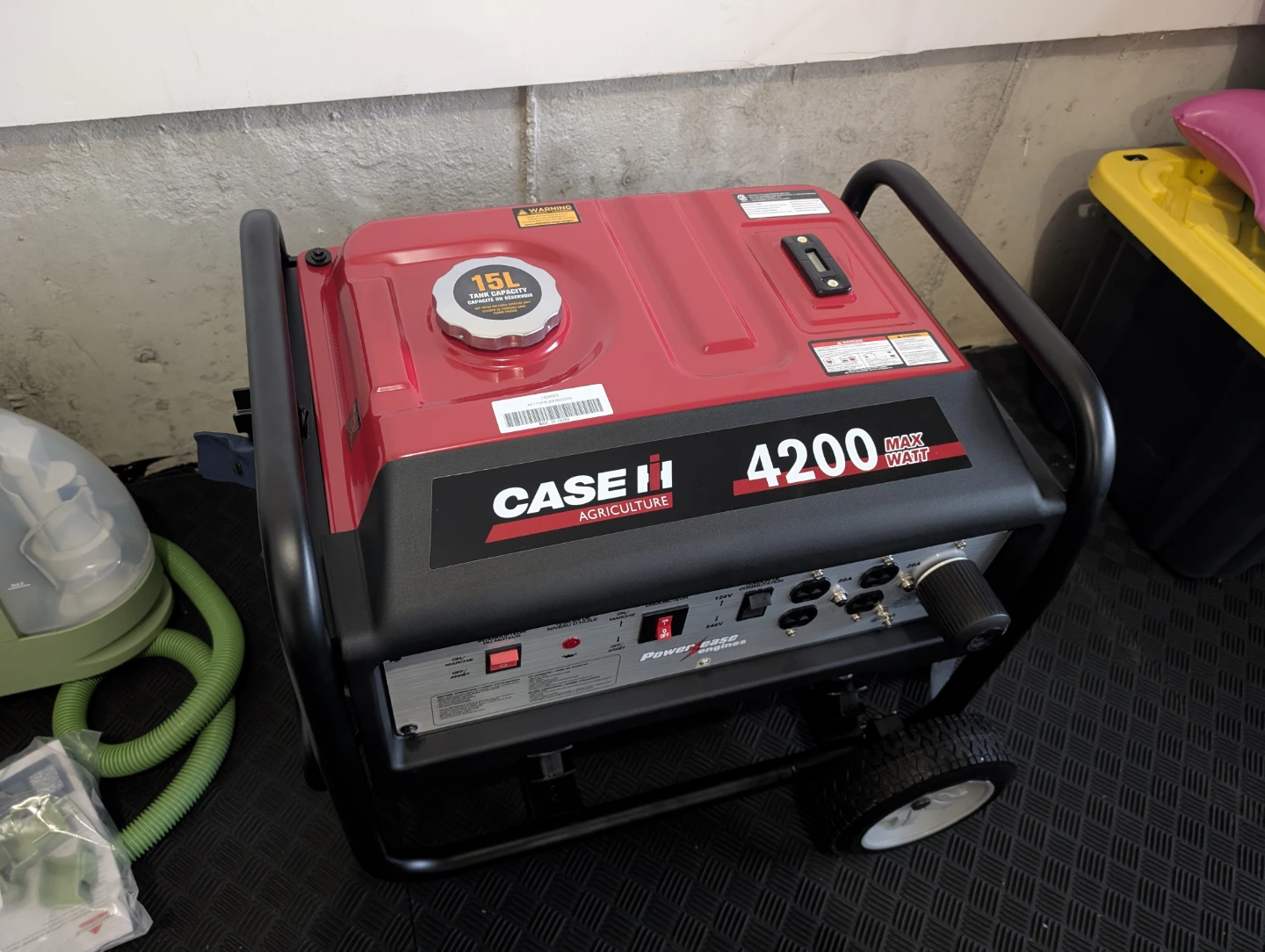 Brand New Case IH 4200 Max Watt Portable Generator - photo 5