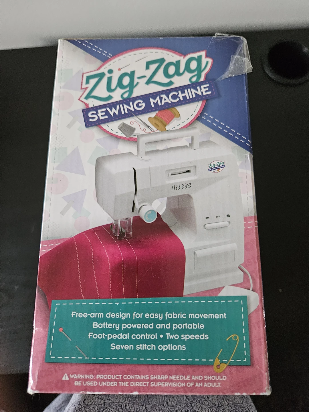 Compact Travel Zig Zag  sewing machine by MasterMind Toys. - photo 3