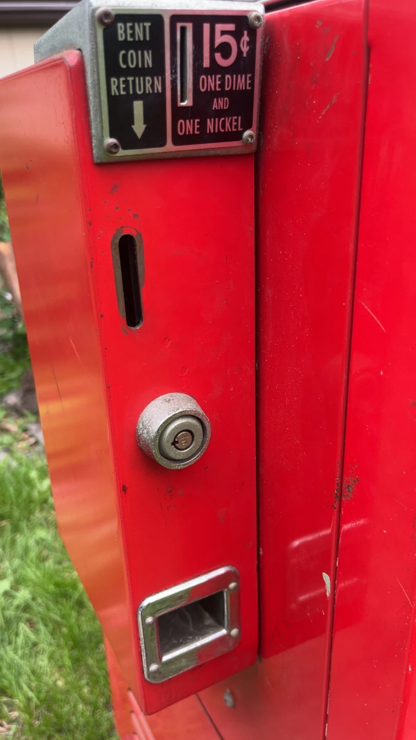 1960 vintage Coca-Cola ideal sliding coin mechanism cooler - photo 3
