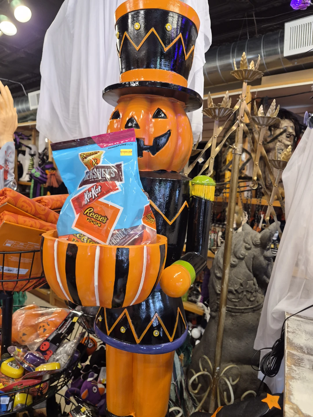 New Halloween 🎃 decorations great deals - photo 4
