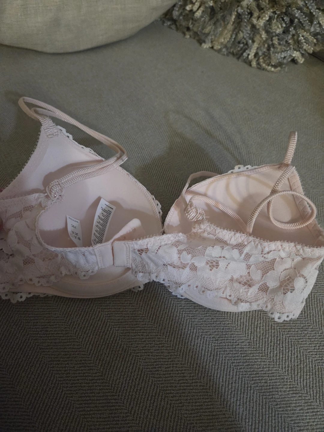 Light Pink Lace Bra 75C. Brand new - photo 2