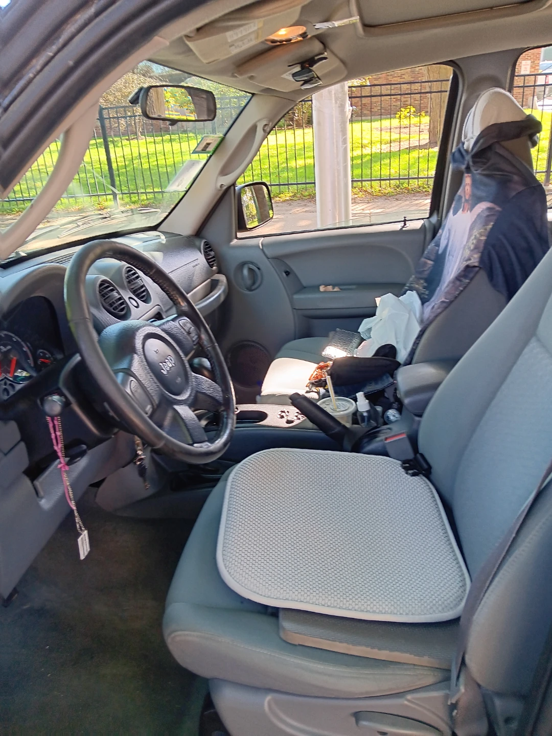 Jeep Liberty Black SUV