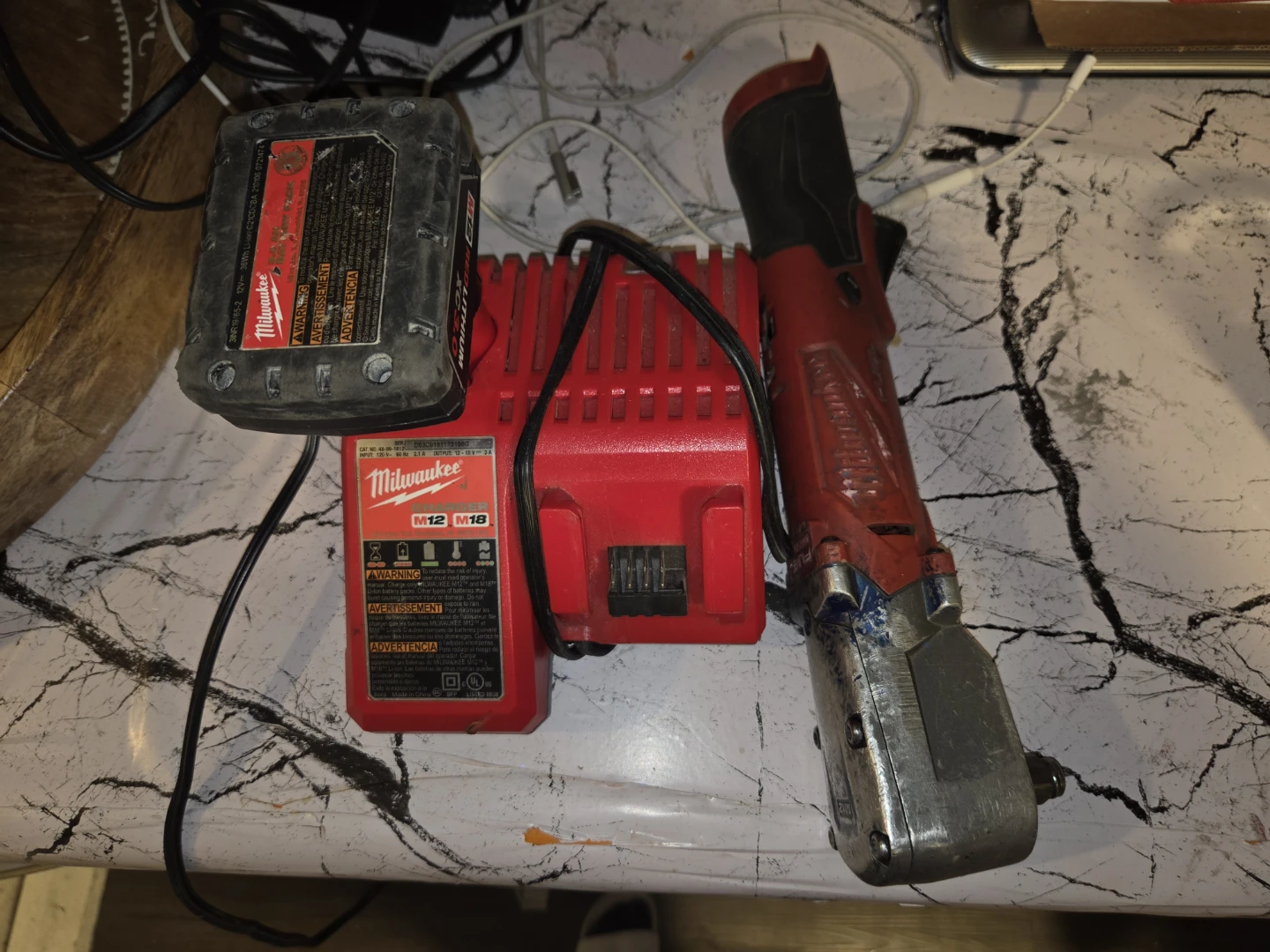 Milwaukee M12 Cordless Right Angle Impact Wrench Kit