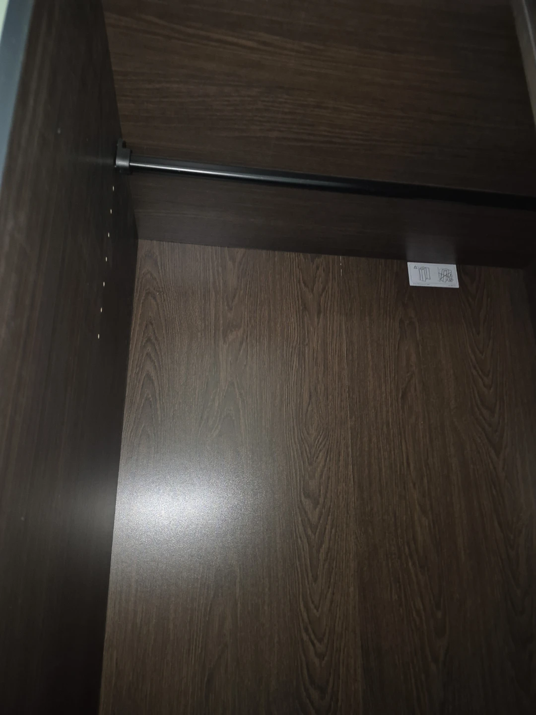 Wardrobe with Mirrored Sliding Doors - photo 4