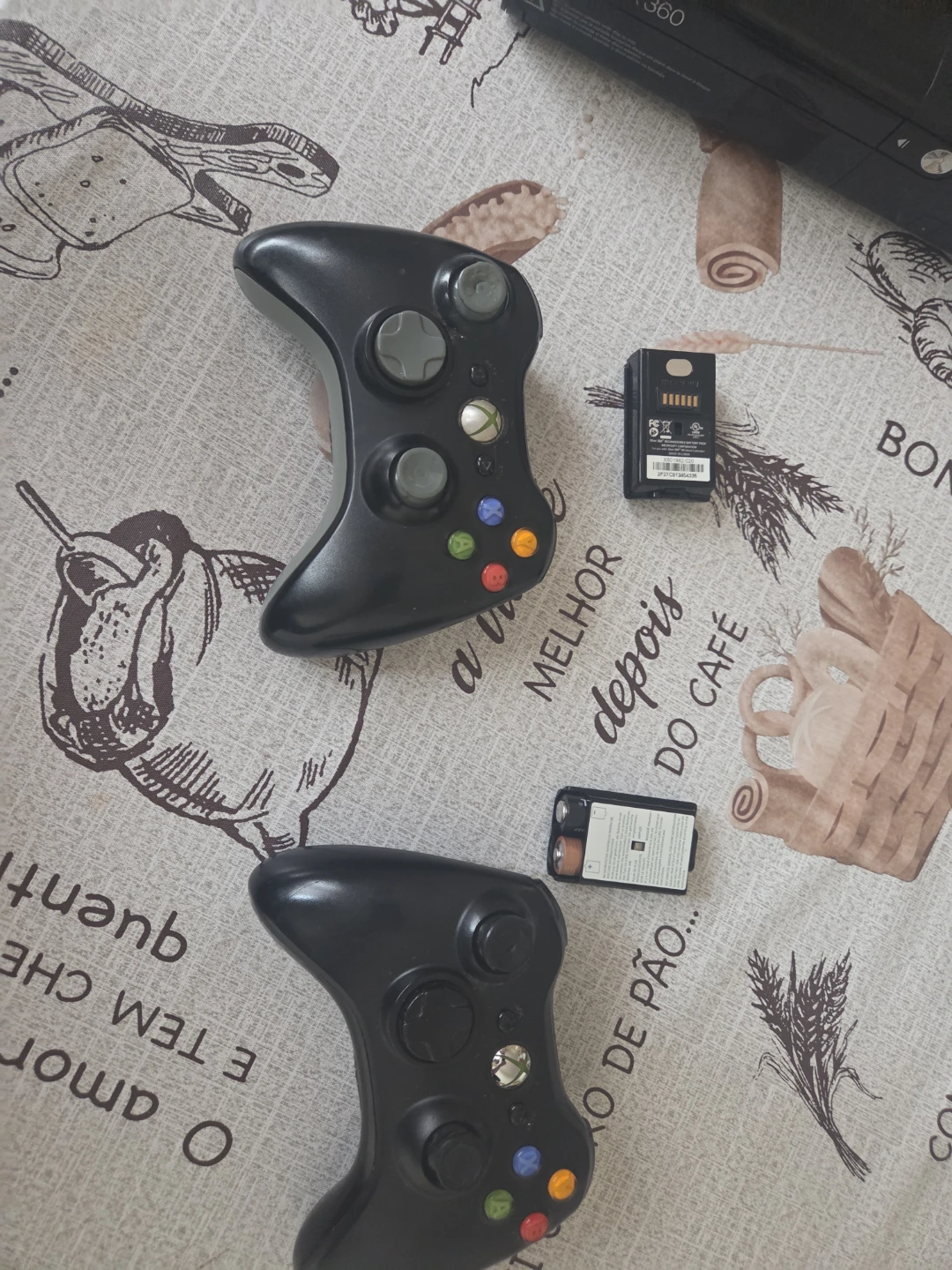Microsoft Xbox 360 E Console Bundle - photo 4