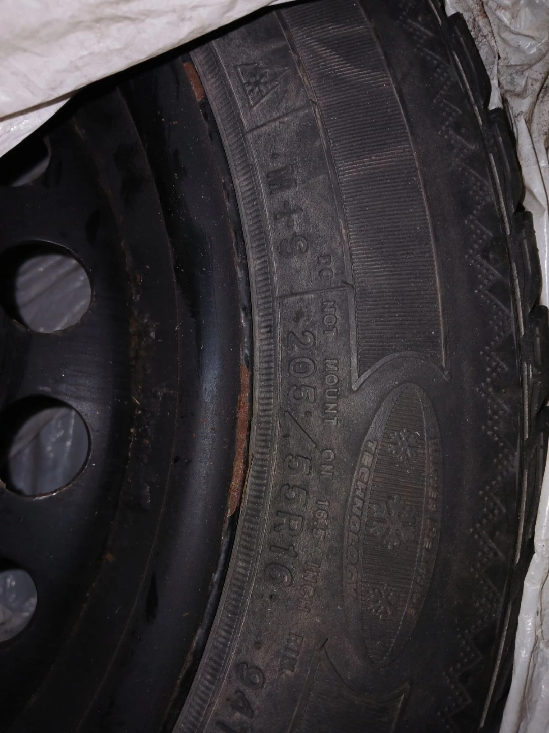 Set of 4 Goodyear Winter Tires 205/55R16