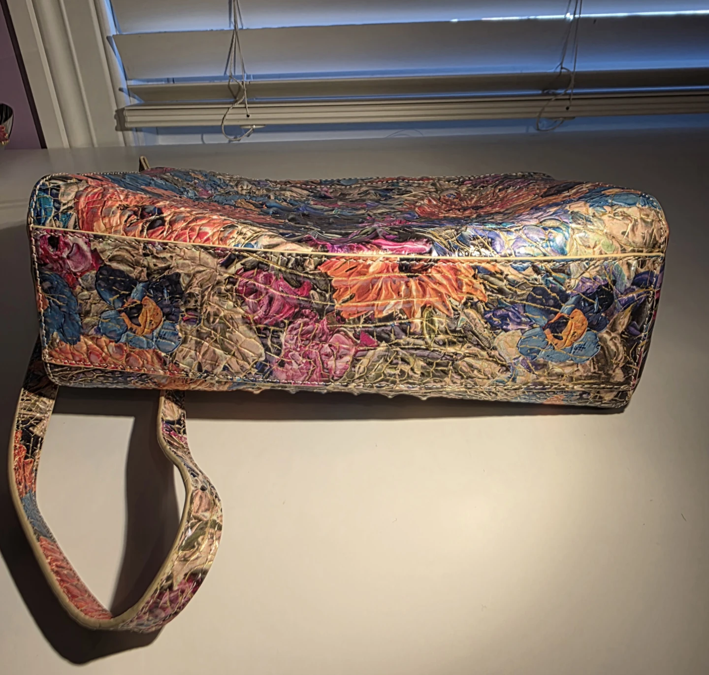 Brahmin floral crocodile embossed leather handbag - photo 3