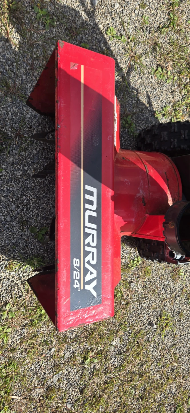 Murray 8/24 Snowblower - photo 2