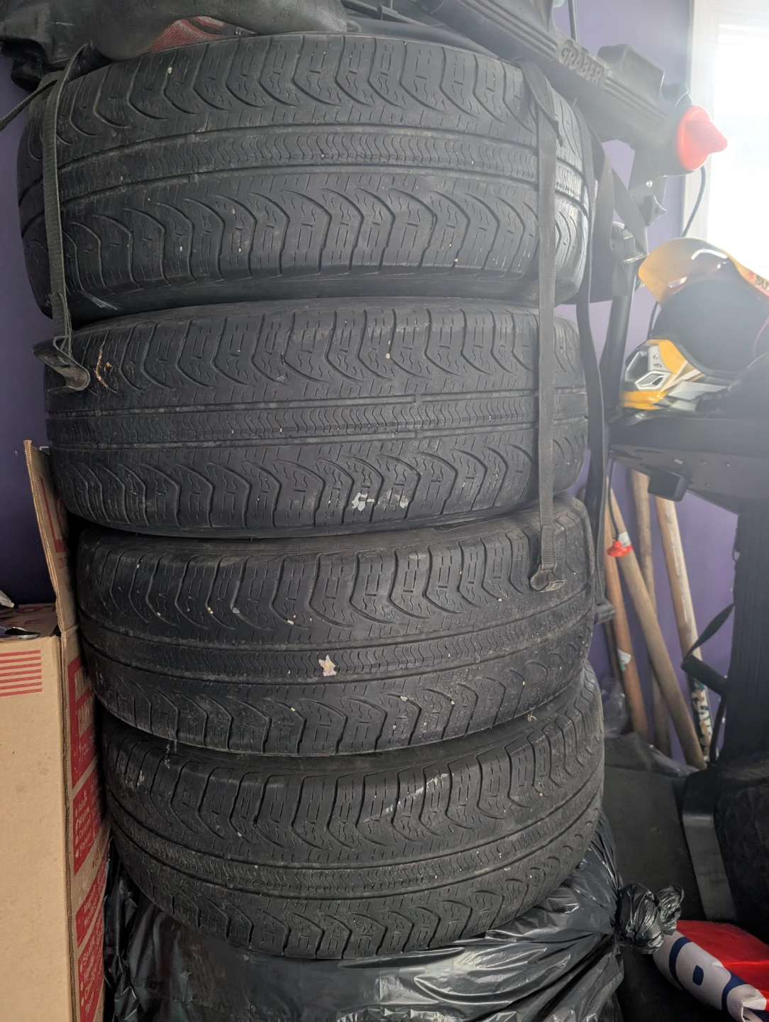 225/60/17 Pirelli P4 four season tire
