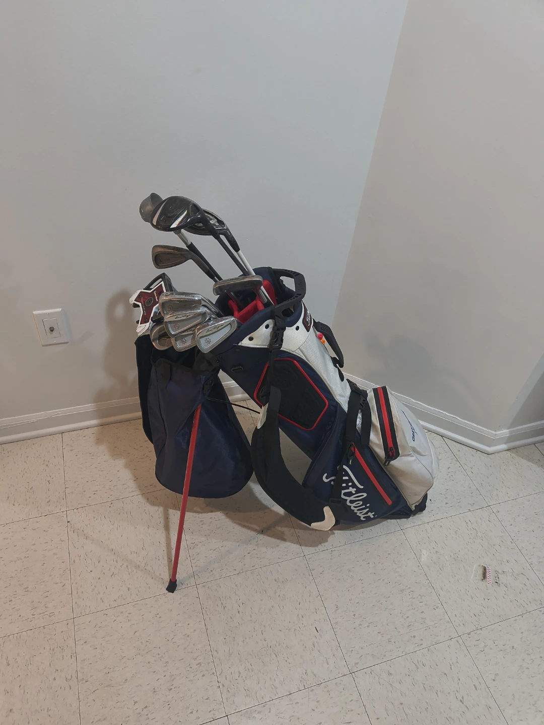 Titleist Golf Club Set with Bag
