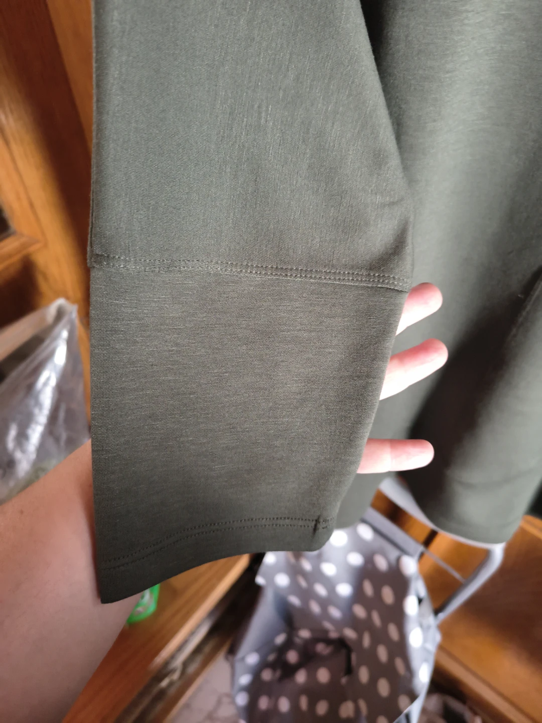 🏈 Sage Collective Olive Green Crewneck Top - photo 3