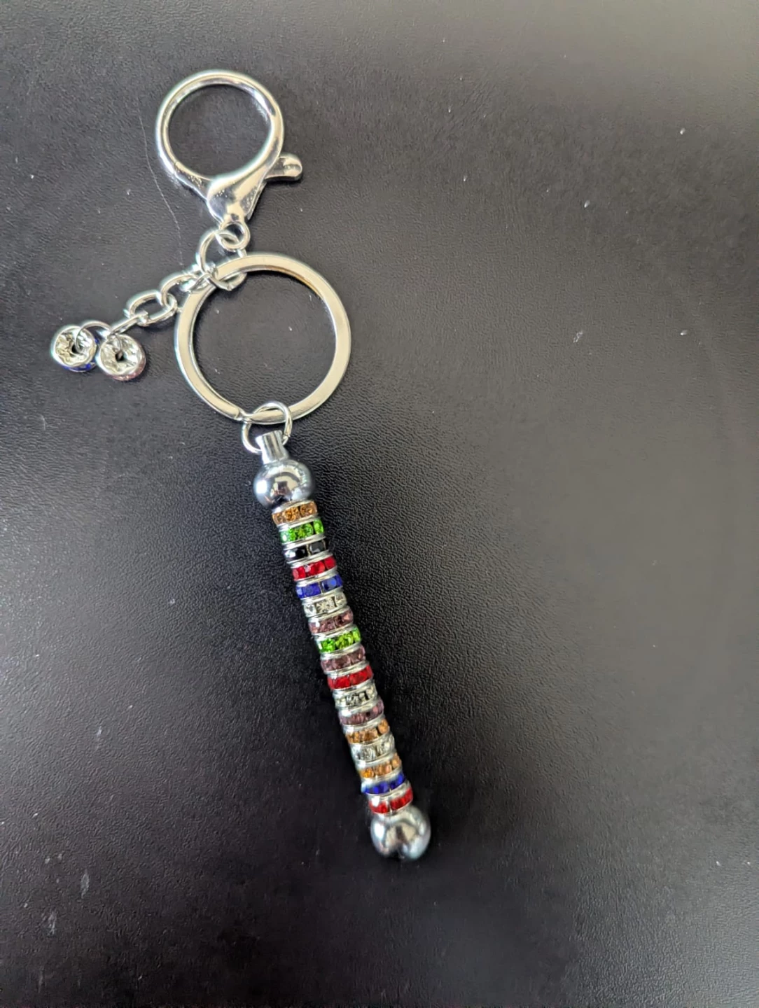 Multicoloured rhinestone keychain🏈 - photo 3