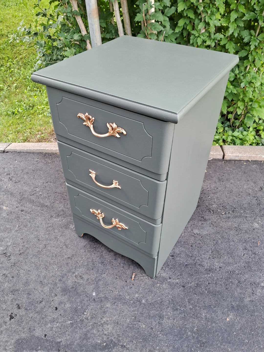 Refurbished 3-Drawer Nightstand