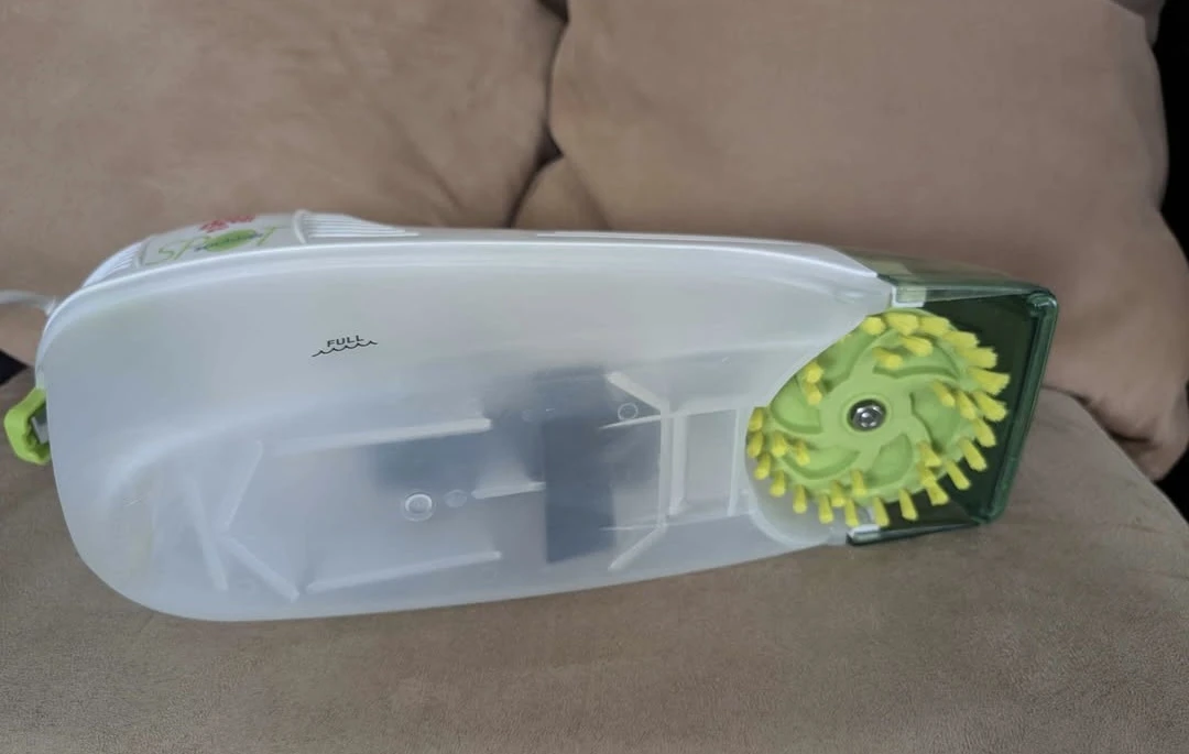 Dirt Devil Spot Scrubber - photo 2