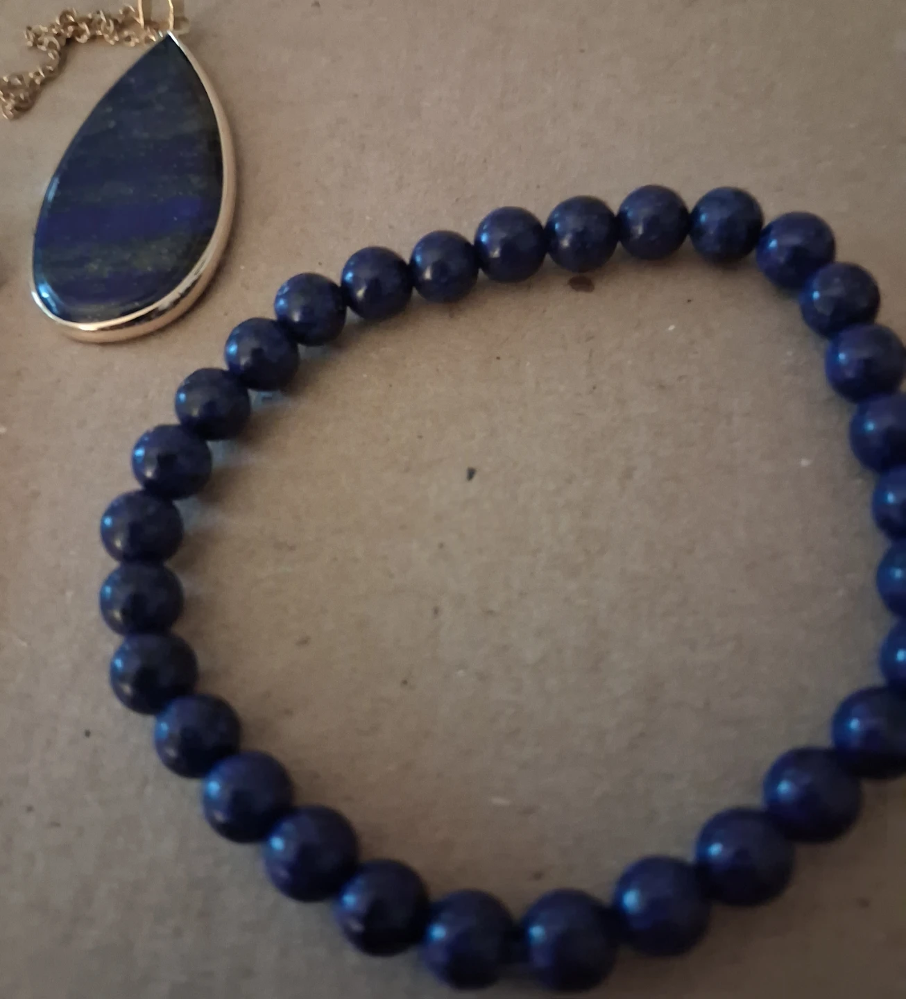 Jewellery Set: Lapis Lazuli Pendant and Two Bracelets - photo 4